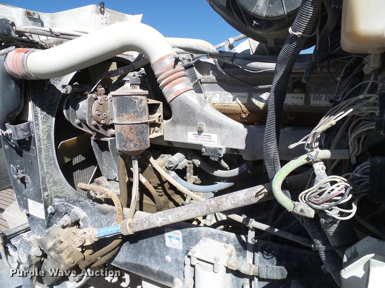 image for item DA6985 1998 Peterbilt 377 semi truck