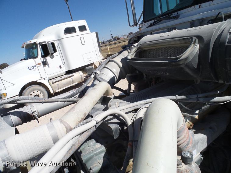 image for item DA6985 1998 Peterbilt 377 semi truck