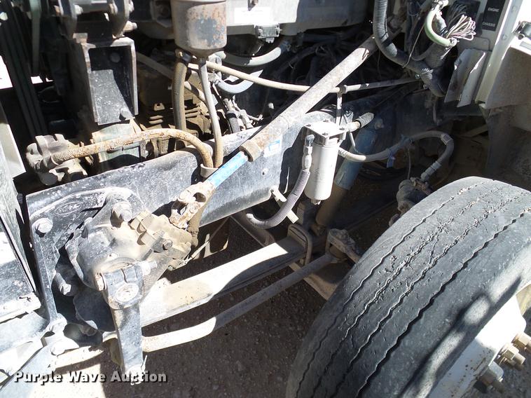 image for item DA6985 1998 Peterbilt 377 semi truck