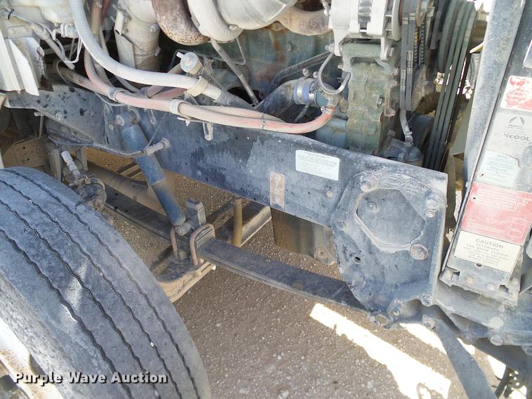 image for item DA6985 1998 Peterbilt 377 semi truck