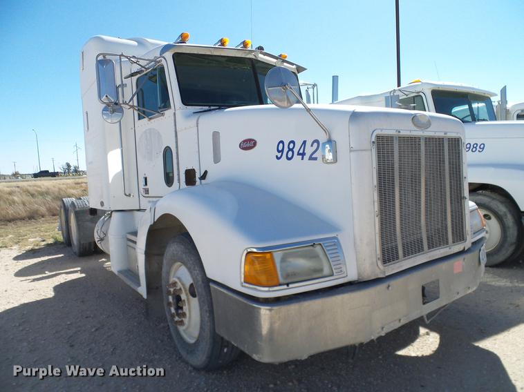 image for item DA6985 1998 Peterbilt 377 semi truck
