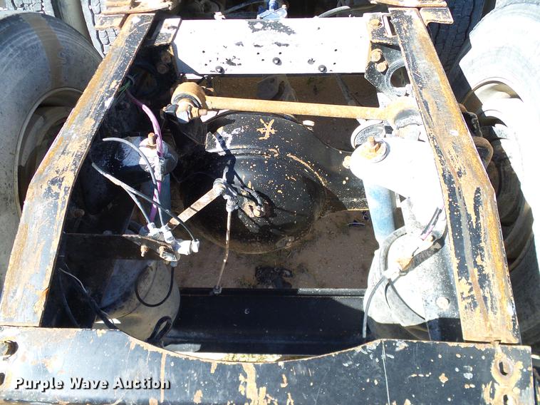 image for item DA6985 1998 Peterbilt 377 semi truck