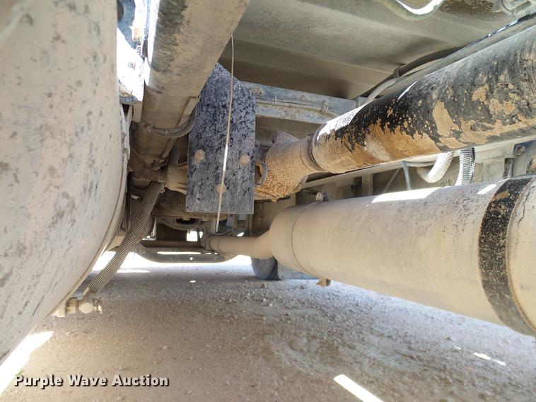 image for item DA6985 1998 Peterbilt 377 semi truck