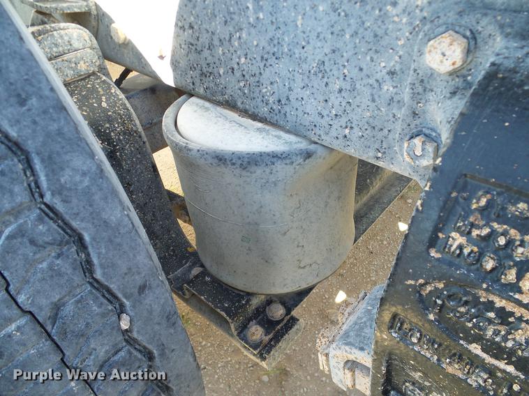 image for item DA6985 1998 Peterbilt 377 semi truck