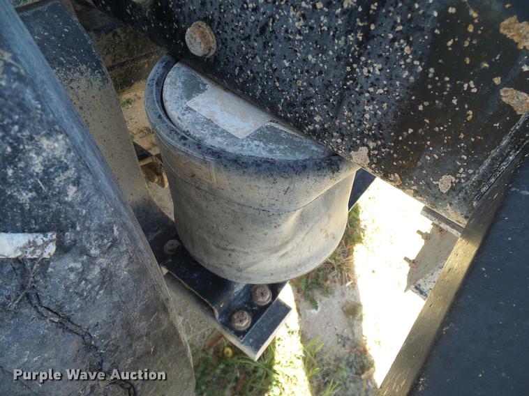 image for item DA6985 1998 Peterbilt 377 semi truck