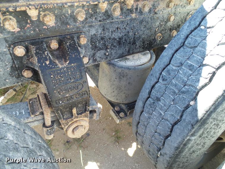 image for item DA6985 1998 Peterbilt 377 semi truck