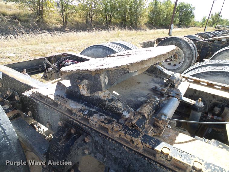 image for item DA6985 1998 Peterbilt 377 semi truck