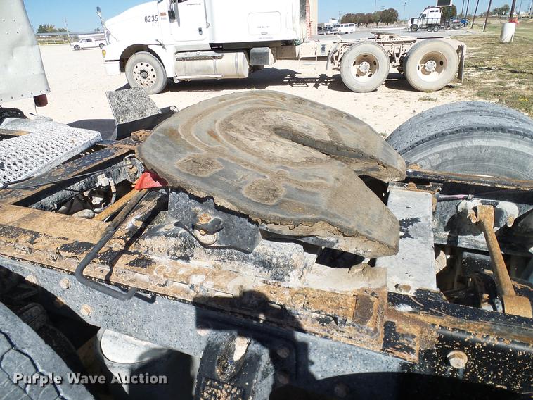 image for item DA6985 1998 Peterbilt 377 semi truck