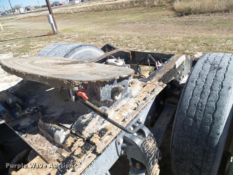 image for item DA6985 1998 Peterbilt 377 semi truck