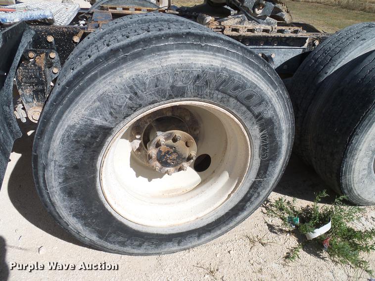 image for item DA6985 1998 Peterbilt 377 semi truck