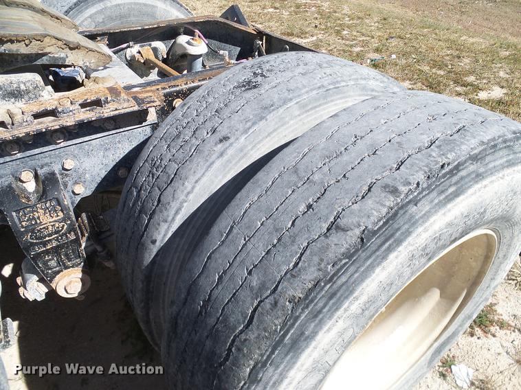 image for item DA6985 1998 Peterbilt 377 semi truck