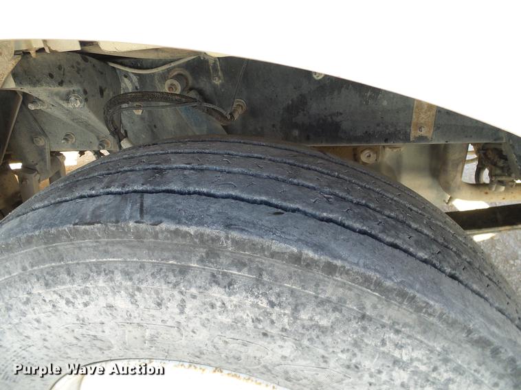 image for item DA6985 1998 Peterbilt 377 semi truck