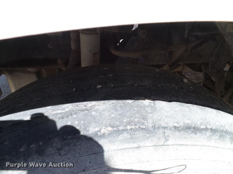 image for item DA6985 1998 Peterbilt 377 semi truck