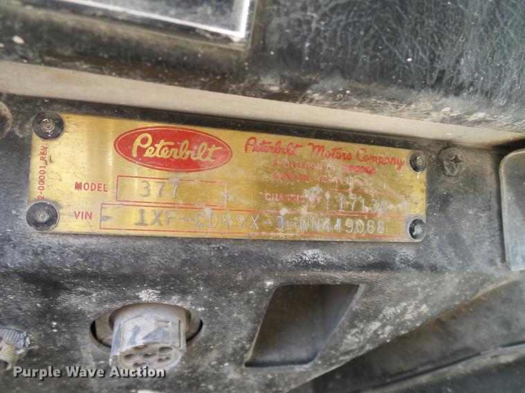 image for item DA6985 1998 Peterbilt 377 semi truck