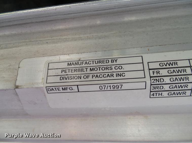 image for item DA6985 1998 Peterbilt 377 semi truck