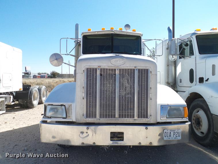 image for item DA6987 1999 Peterbilt 377 semi truck