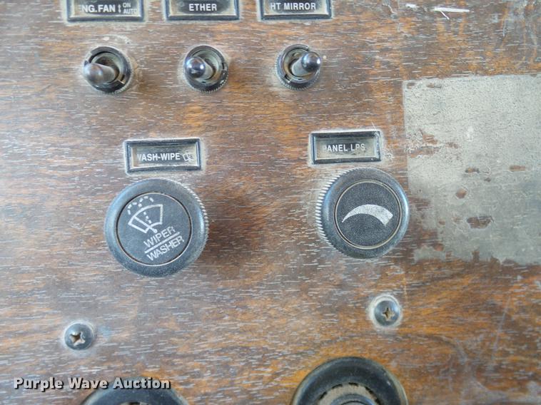 image for item DA6987 1999 Peterbilt 377 semi truck