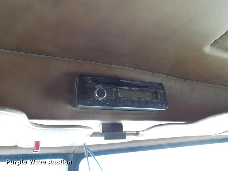 image for item DA6987 1999 Peterbilt 377 semi truck