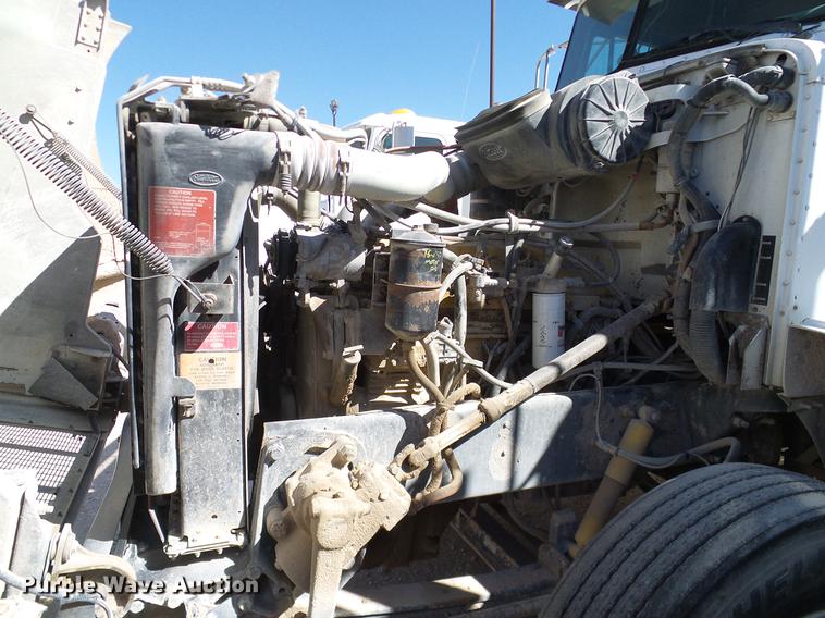 image for item DA6987 1999 Peterbilt 377 semi truck