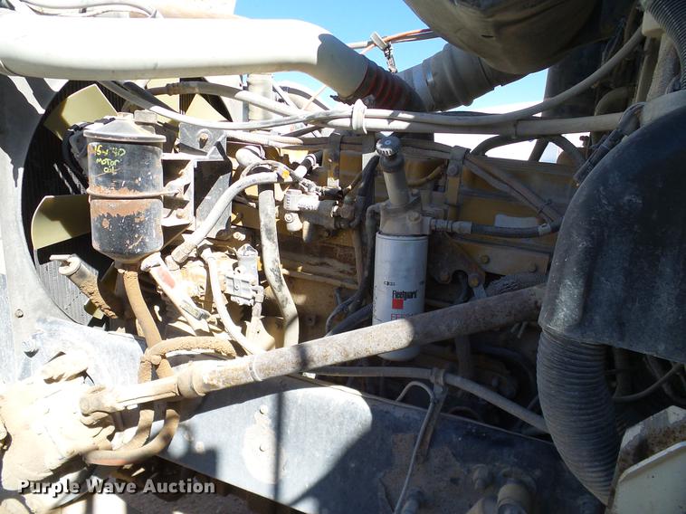 image for item DA6987 1999 Peterbilt 377 semi truck