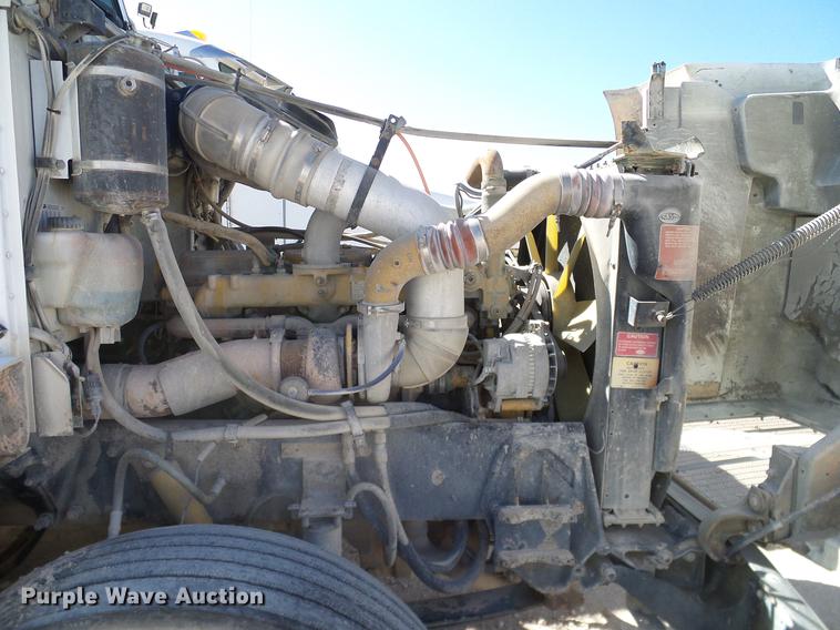 image for item DA6987 1999 Peterbilt 377 semi truck