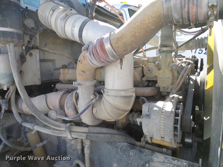 image for item DA6987 1999 Peterbilt 377 semi truck