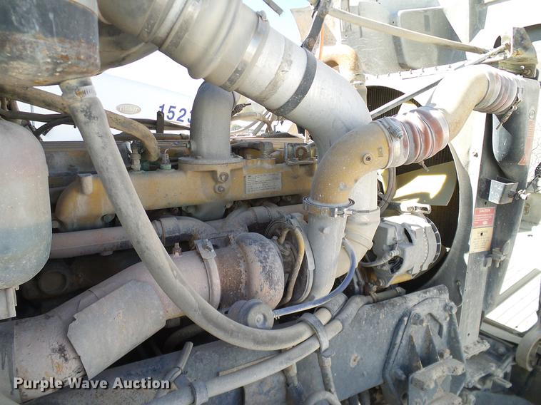 image for item DA6987 1999 Peterbilt 377 semi truck