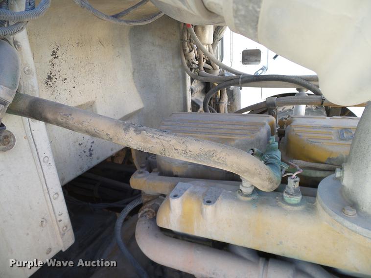 image for item DA6987 1999 Peterbilt 377 semi truck