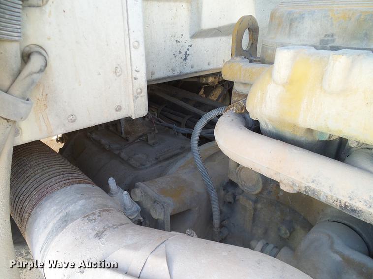 image for item DA6987 1999 Peterbilt 377 semi truck