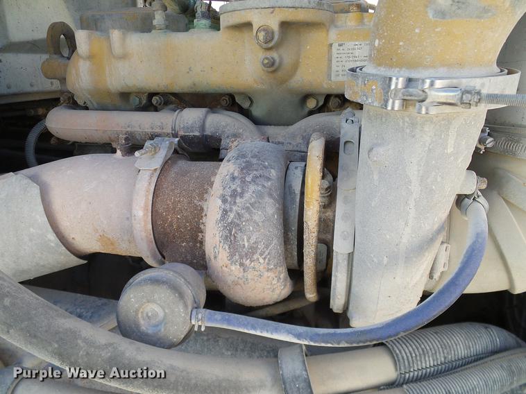 image for item DA6987 1999 Peterbilt 377 semi truck