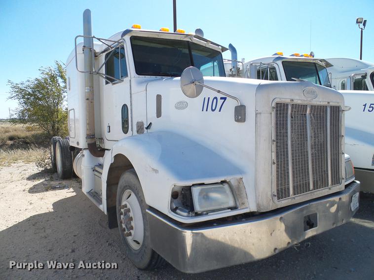 image for item DA6987 1999 Peterbilt 377 semi truck