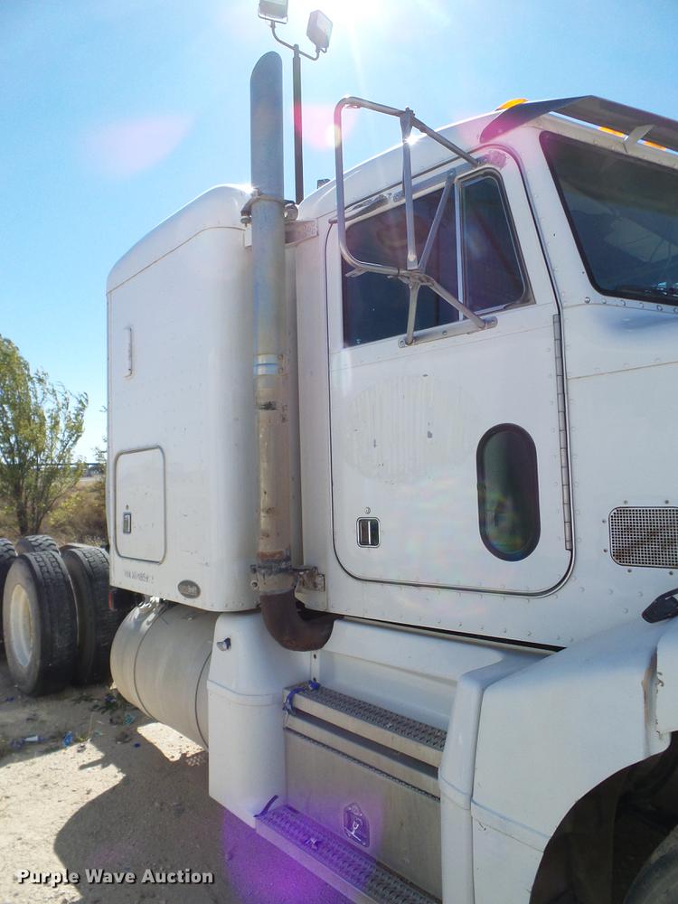 image for item DA6987 1999 Peterbilt 377 semi truck