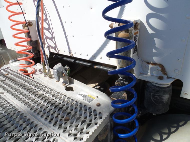 image for item DA6987 1999 Peterbilt 377 semi truck