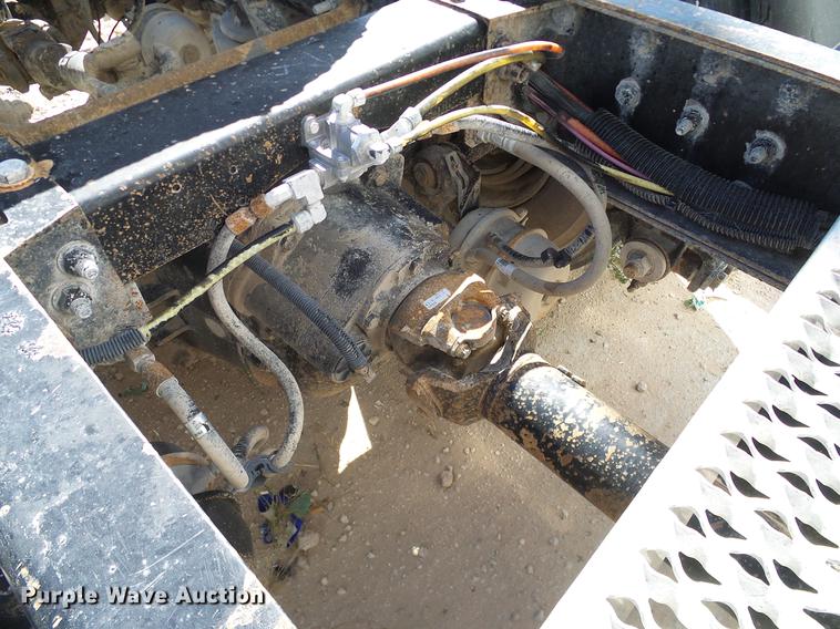 image for item DA6987 1999 Peterbilt 377 semi truck