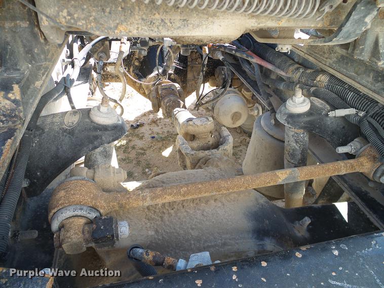 image for item DA6987 1999 Peterbilt 377 semi truck