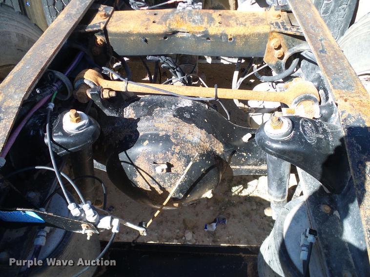 image for item DA6987 1999 Peterbilt 377 semi truck