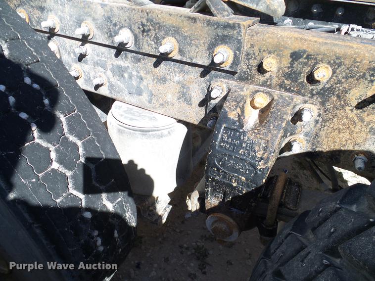 image for item DA6987 1999 Peterbilt 377 semi truck