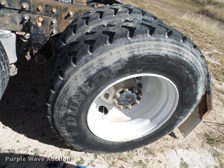 image for item DA6987 1999 Peterbilt 377 semi truck