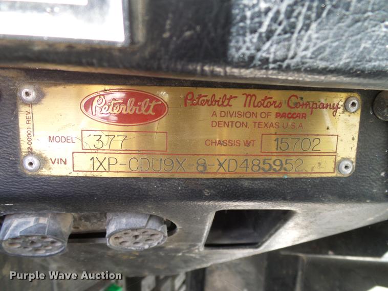 image for item DA6987 1999 Peterbilt 377 semi truck