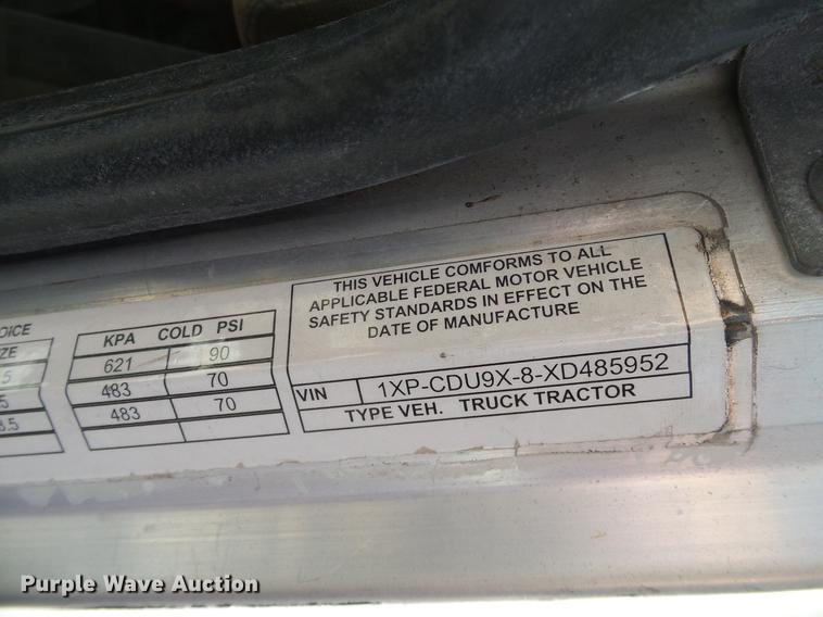 image for item DA6987 1999 Peterbilt 377 semi truck