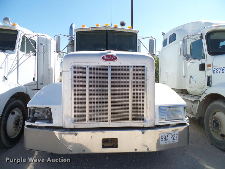 image for item DA6988 1998 Peterbilt 377 semi truck