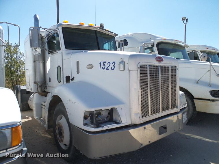image for item DA6988 1998 Peterbilt 377 semi truck