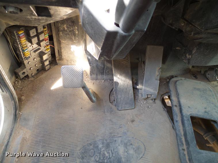 image for item DA6988 1998 Peterbilt 377 semi truck