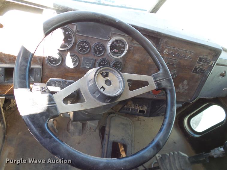 image for item DA6988 1998 Peterbilt 377 semi truck