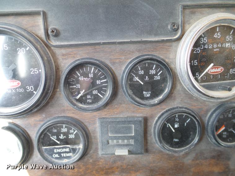 image for item DA6988 1998 Peterbilt 377 semi truck