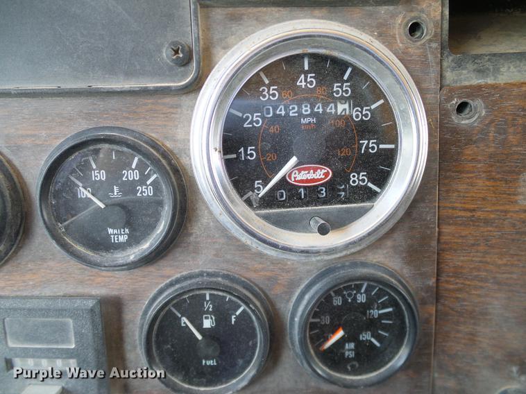 image for item DA6988 1998 Peterbilt 377 semi truck