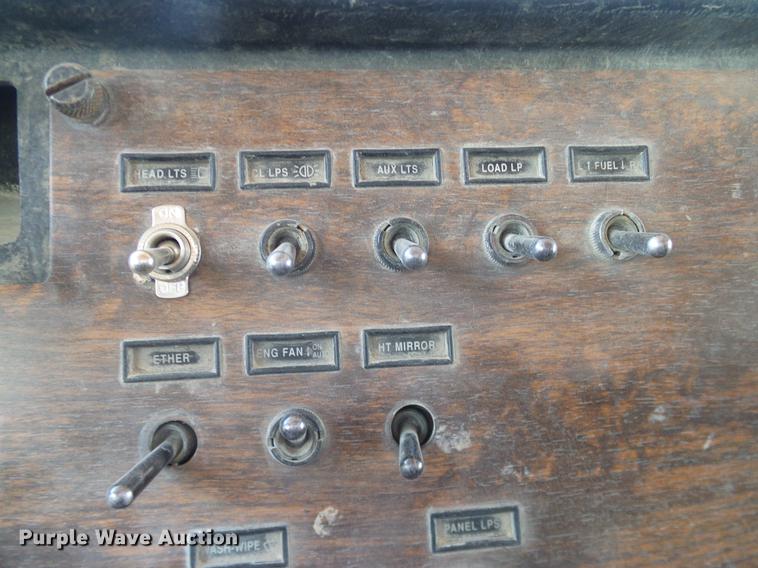 image for item DA6988 1998 Peterbilt 377 semi truck