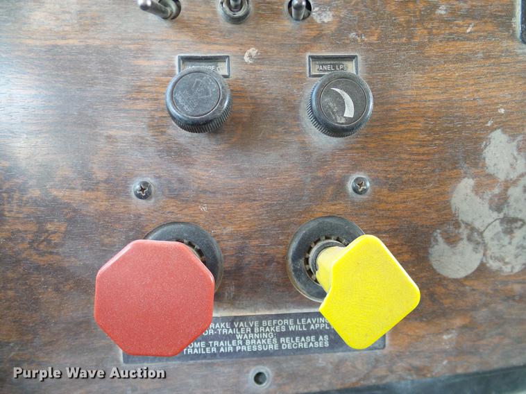 image for item DA6988 1998 Peterbilt 377 semi truck