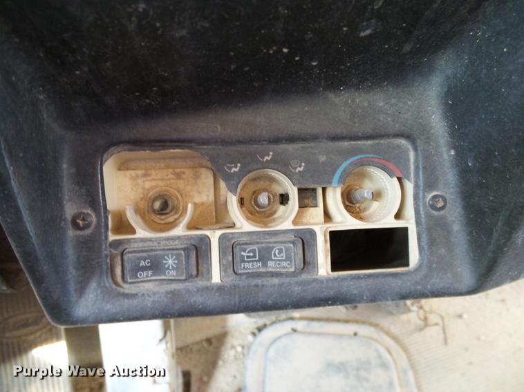 image for item DA6988 1998 Peterbilt 377 semi truck