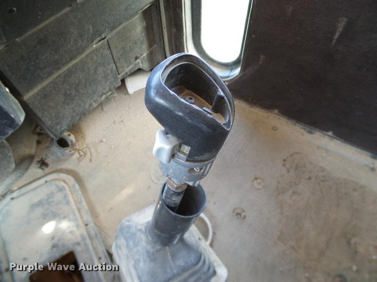 image for item DA6988 1998 Peterbilt 377 semi truck